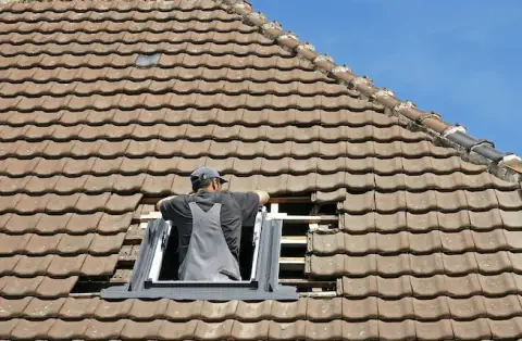 Pose de velux - Saint-Denis-de-Gastines